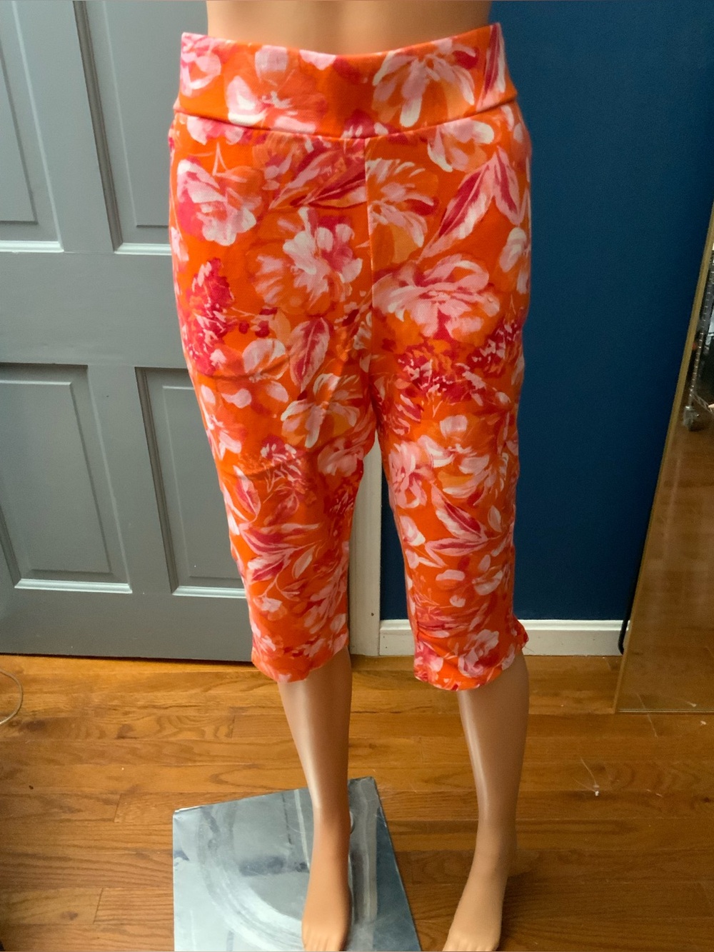 Belle by Kim Gravel Orange and Pink Floral Capri Shorts